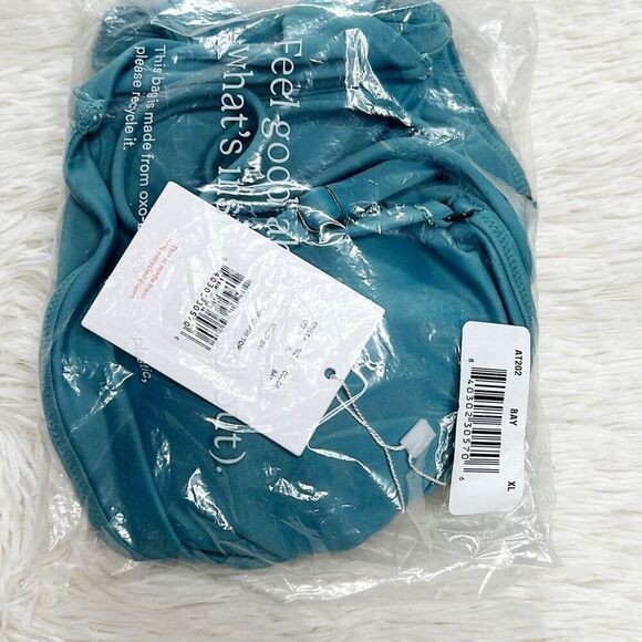 Andie Swim The Capri Bikini Top in Bay Blue  NWT Size XLarge - Picture 4 of 5
